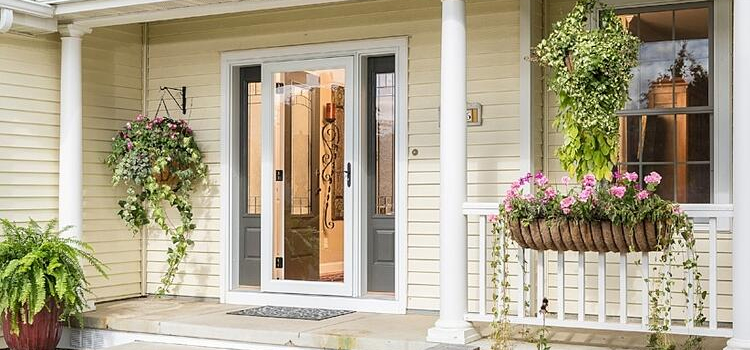 screen door installation in Pleasure Point