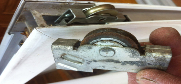 screen door roller repair in Pleasure Point